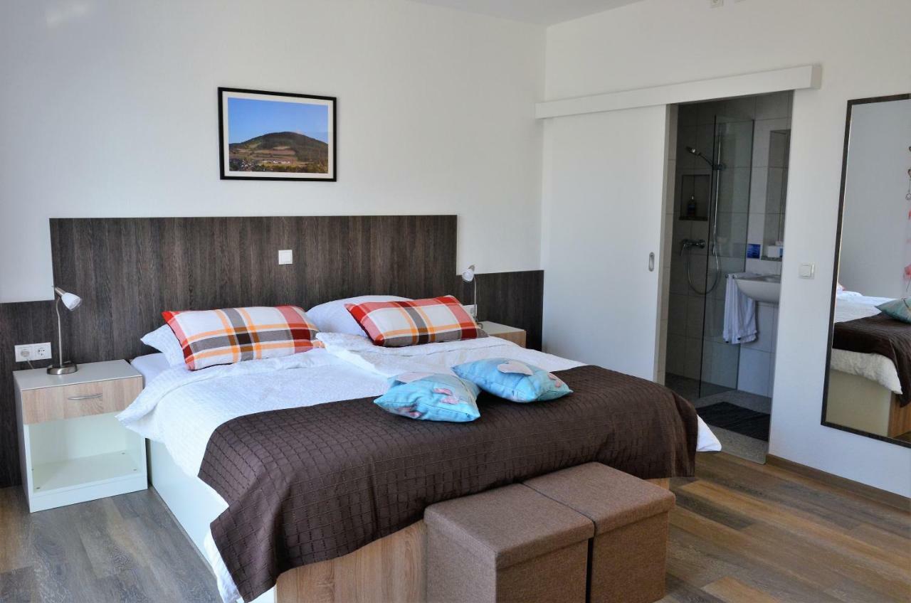 Gaestehaus Am Hochsimmer Ettringen  Luaran gambar