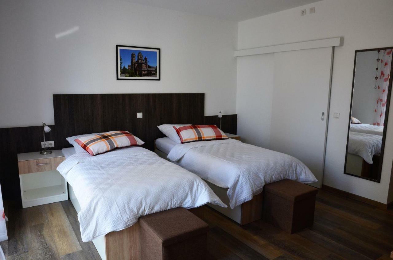Gaestehaus Am Hochsimmer Ettringen  Luaran gambar